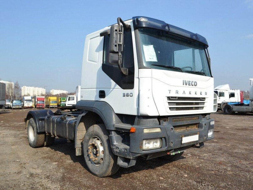 Ивеко трекер тягач