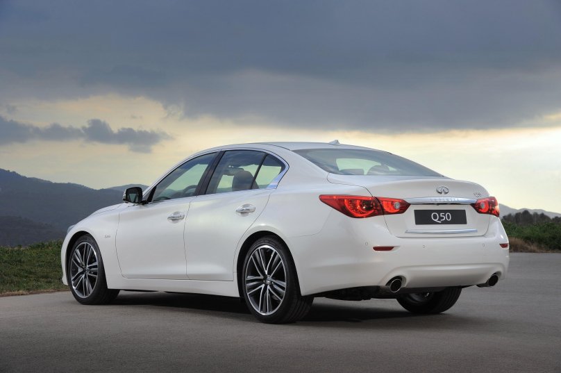 Infiniti седан q50