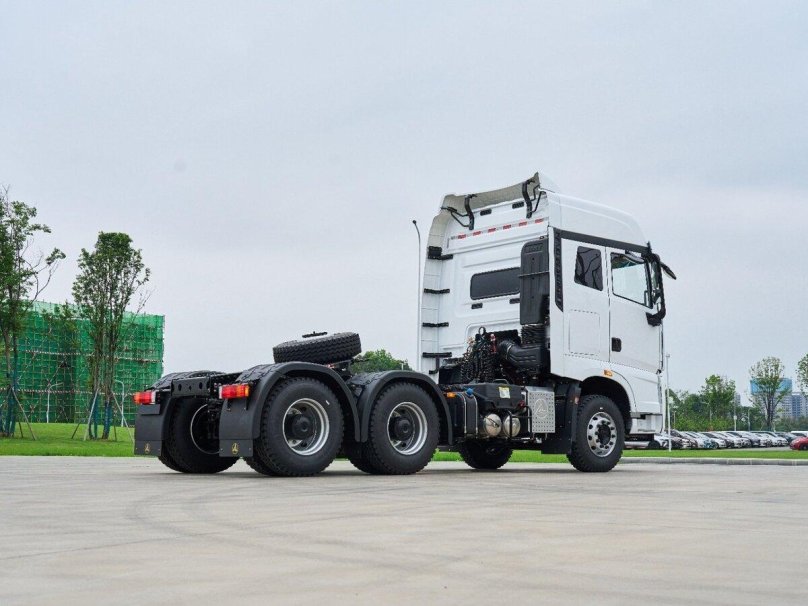 Тягач sany d525аl 6x4