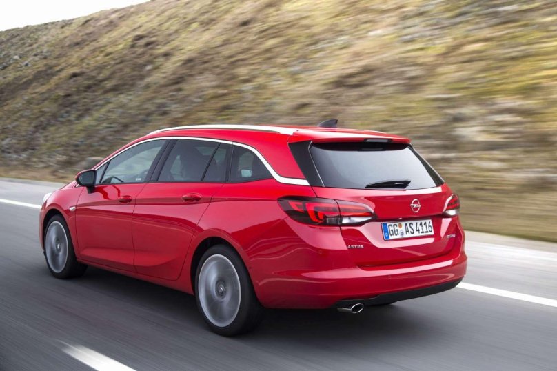 Opel Astra Sports Tourer 2015