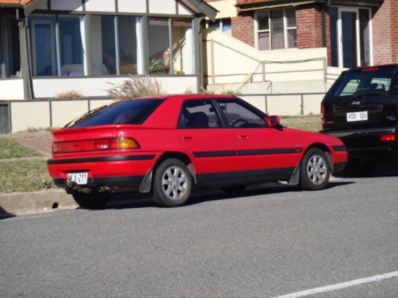 Мазда Астина 1993