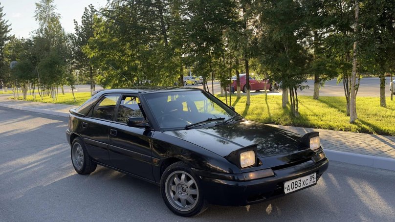 Мазда фамилия Астина