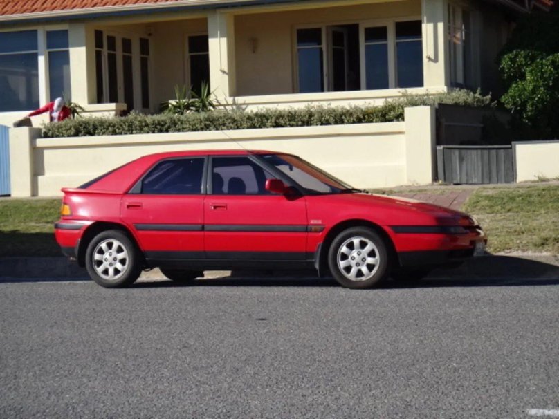 Mazda 323f bg