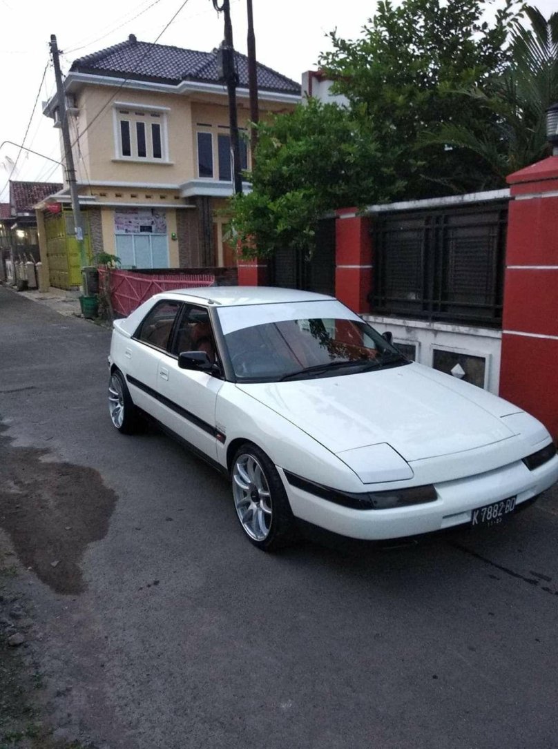 Mazda familia Astina