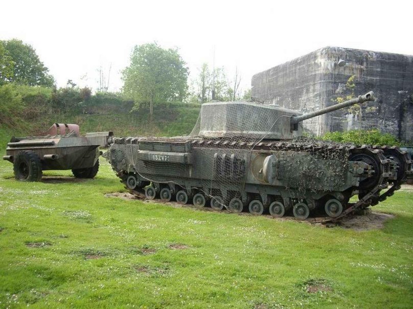 Черчилль крокодил танк