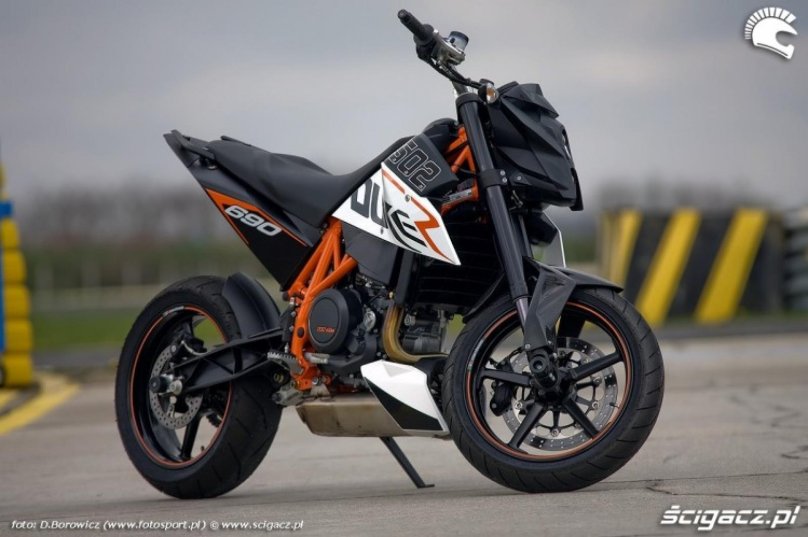 KTM Duke 690 r