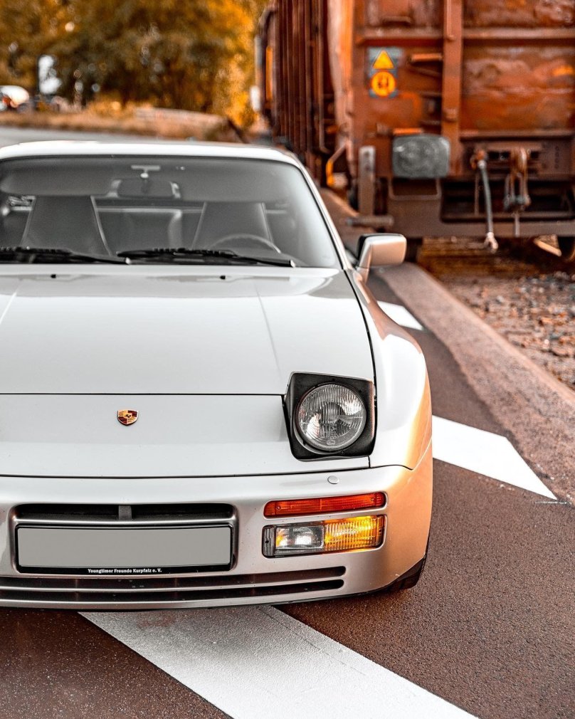 Porsche 944