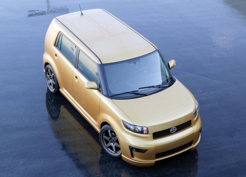 Scion XB 2