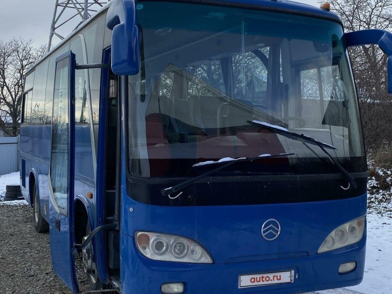 Много автобусов