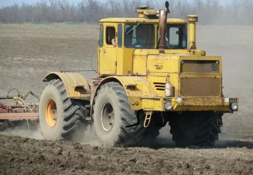 К701 Кировец трактор