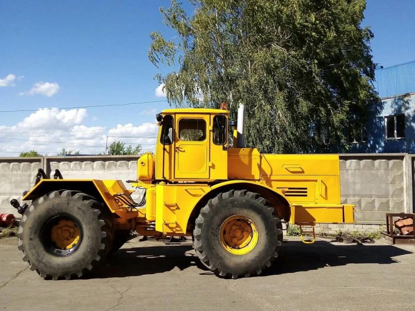 Трактор k-701 Кировец