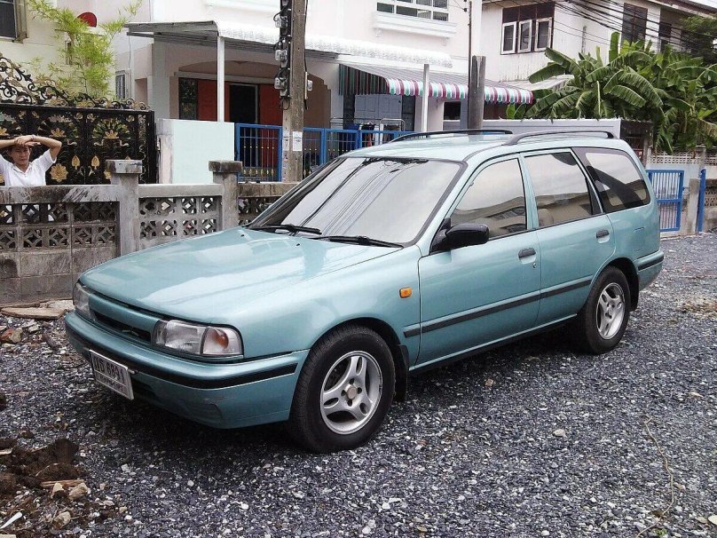 Nissan Sunny California y10