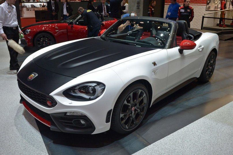 Fiat 124 Spider Abarth 2016