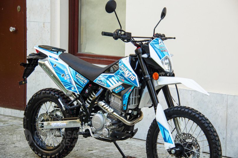 Авантис Дакар 300
