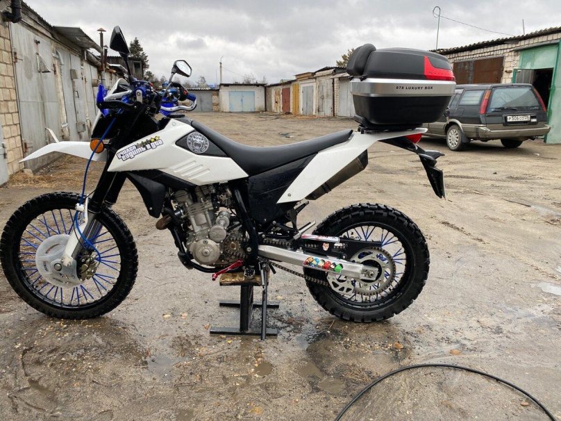 Авантис Дакар 250 мотард