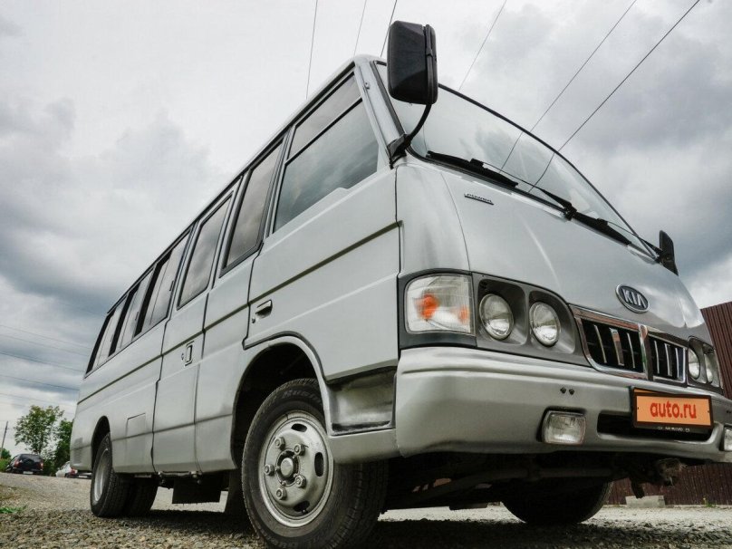 Кия Комби автобус