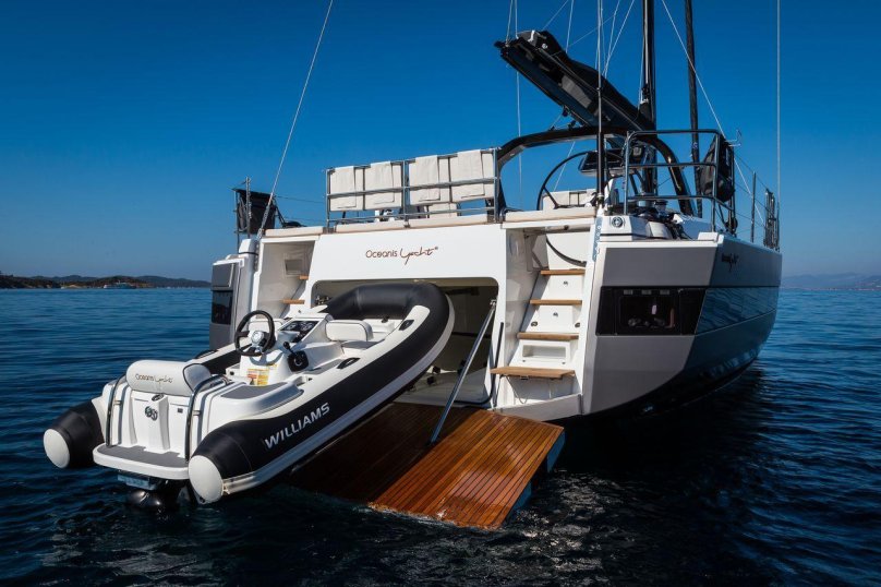 Яхта Beneteau oceanis