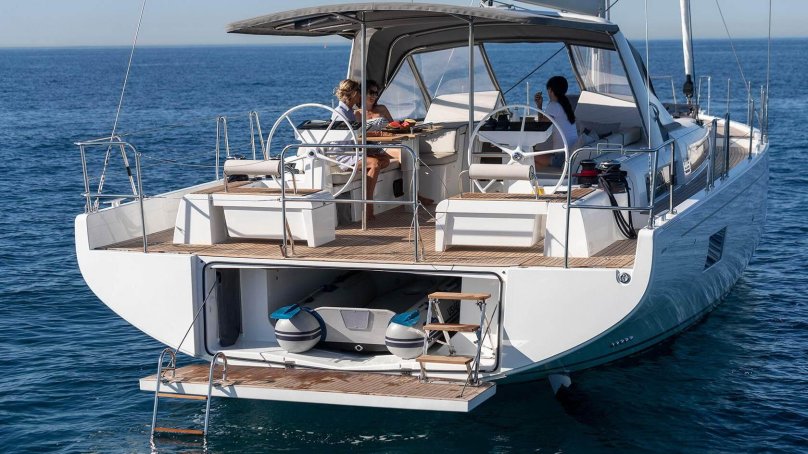 Яхта Beneteau oceanis 62