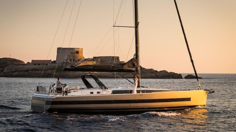 Парусная яхта Beneteau