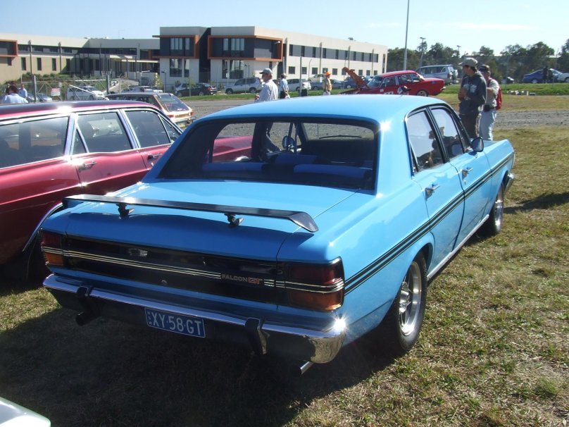 Ford Falcon вид сзади