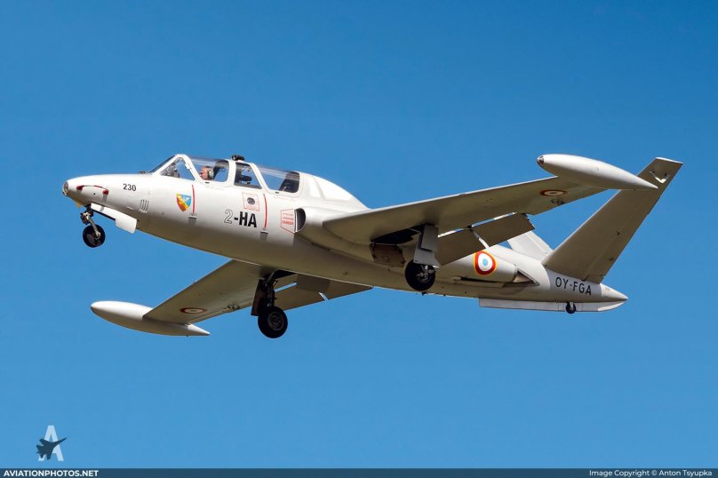 Фуга Мажистер самолет