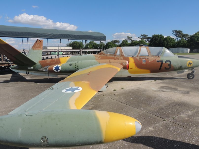 Самолет Magister