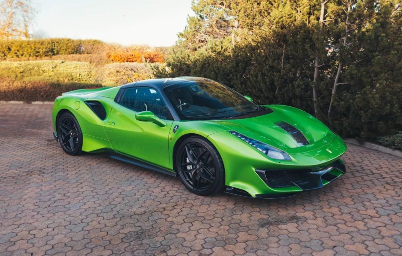 Феррари зеленая