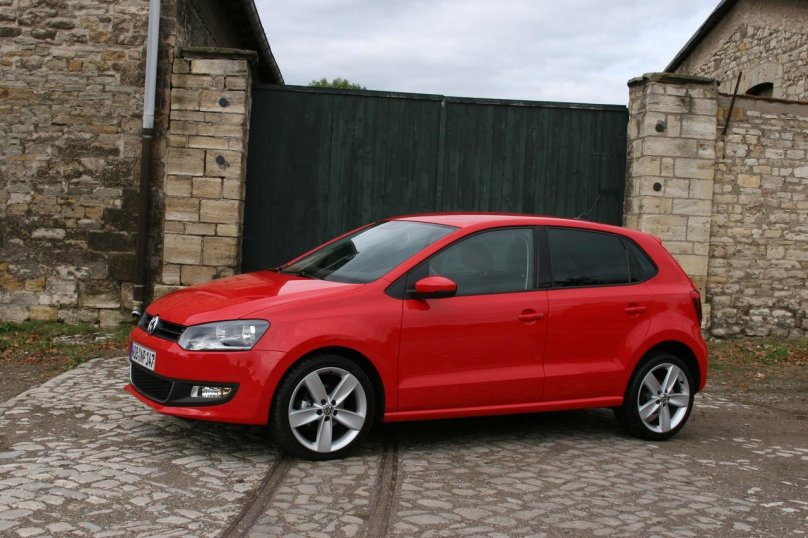 Volkswagen Polo 2010 хэтчбек