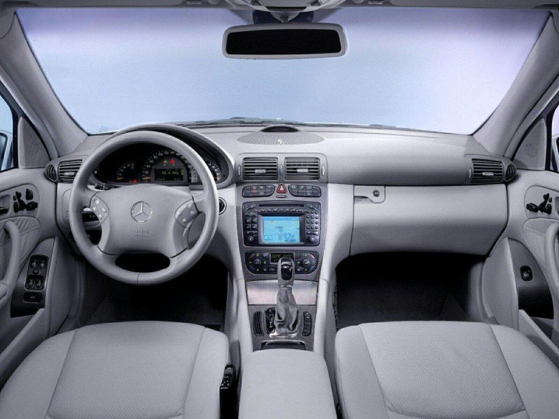 Mercedes-Benz w203 салон