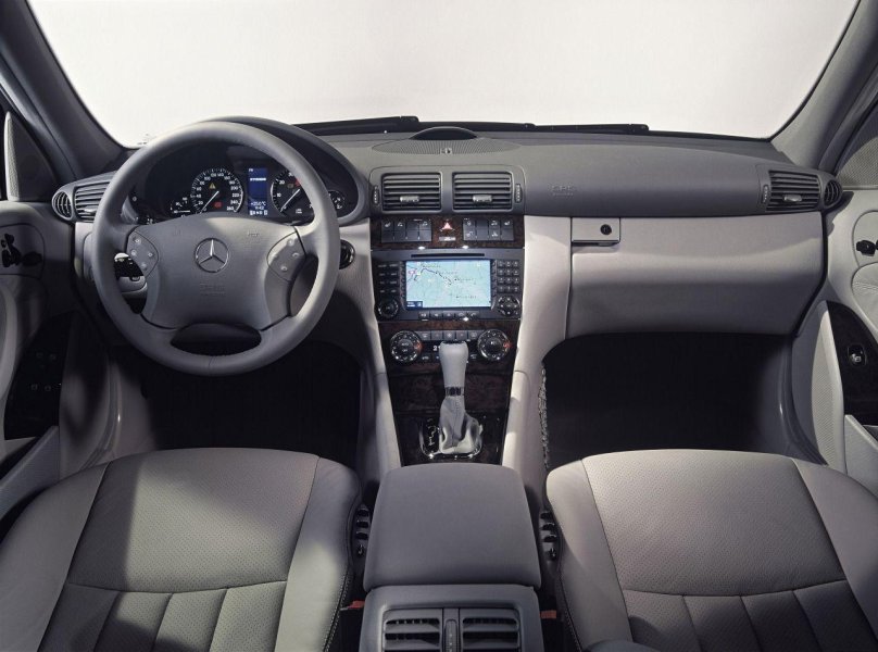 Mercedes-Benz w203 салон