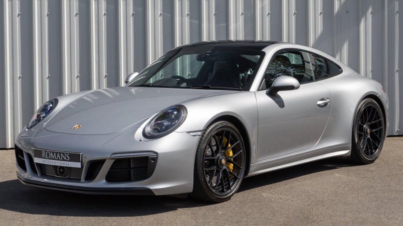 Porsche 911 Carrera GTS