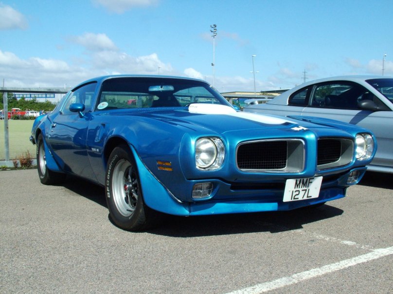 Pontiac Firebird 2