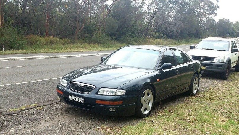 Мазда енус 800