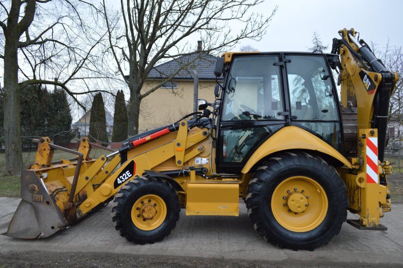 Экскаватор-погрузчик Caterpillar 428