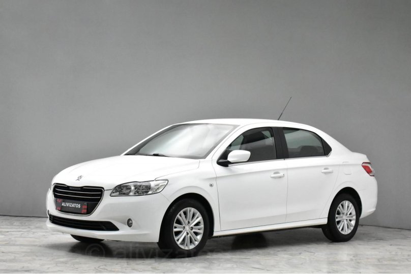 Пежо 301 хэтчбек