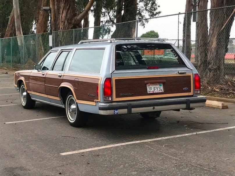 Ford Ltd Country Squire