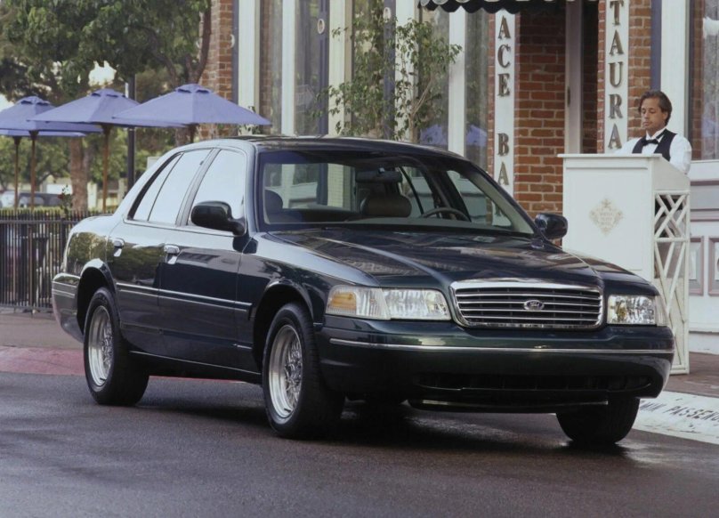 Форд Краун Виктория 2000