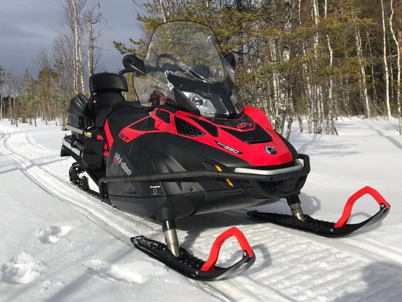 Снегоход BRP Ski-Doo Skandic WT 550