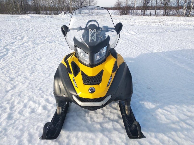 Снегоход Ski-Doo Skandic WT 550