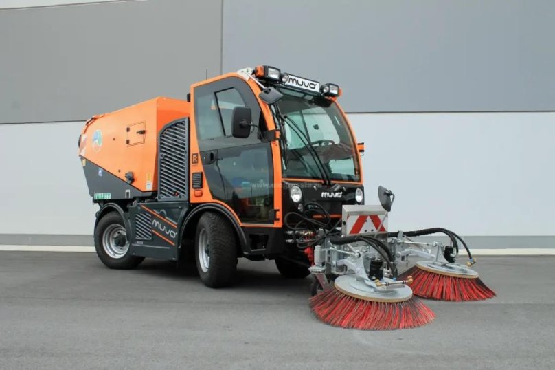 ТКМ-2000 подметально-уборочная