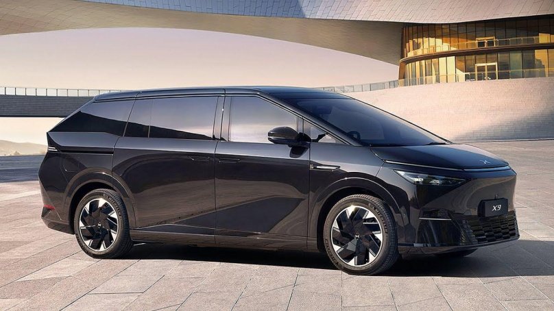 Xpeng MPV