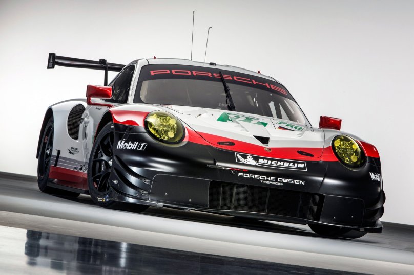Porsche 911 RSR