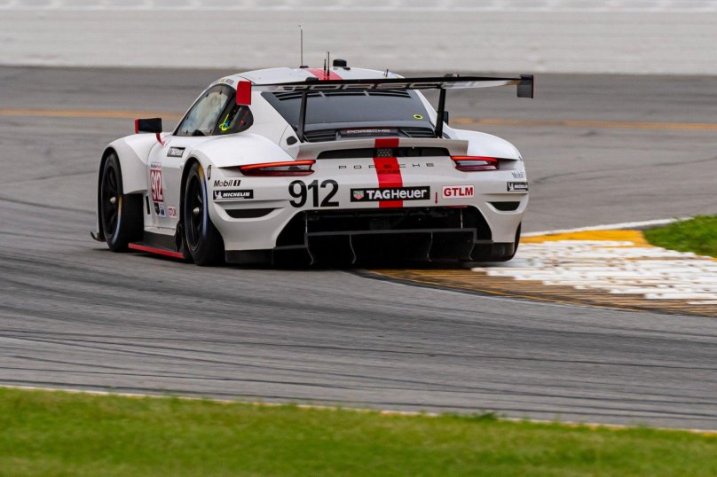 Порше 911 RSR