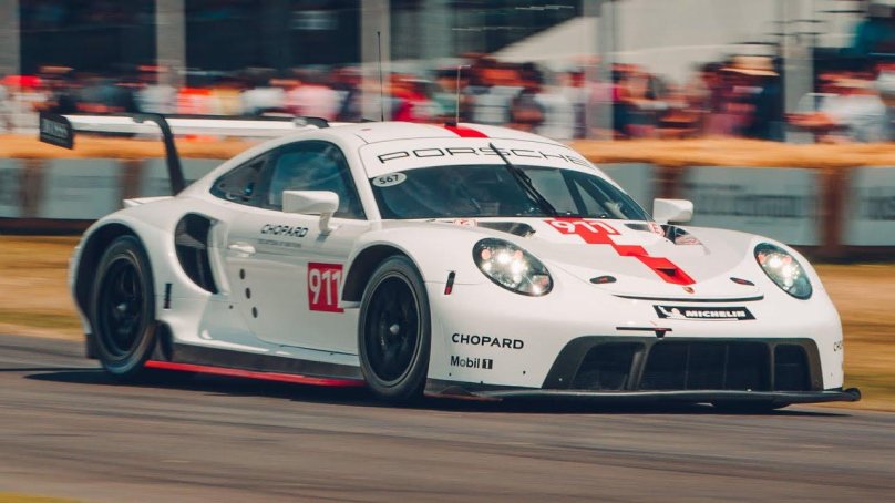 Porsche 911 RSR