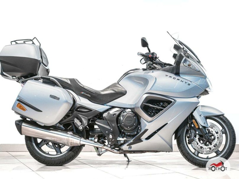 Мотоцикл Триумф трофи 1200