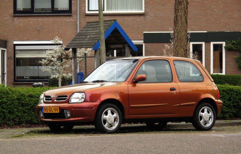 Ниссан Микра 1999