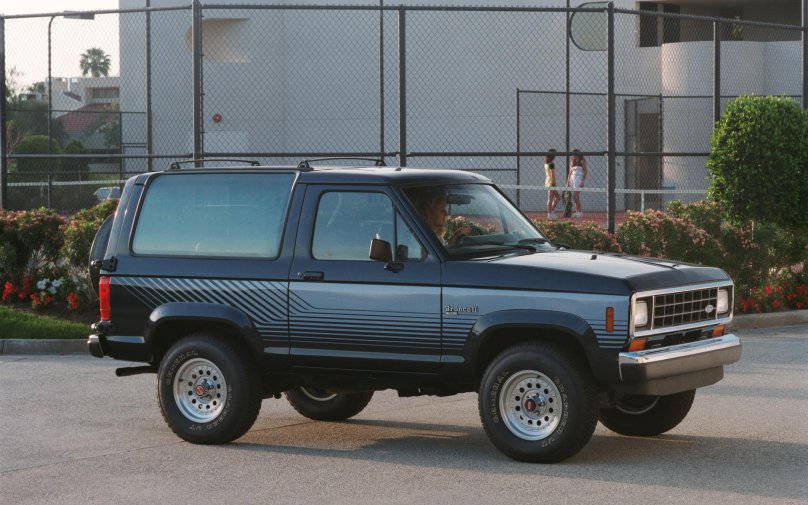 Ford Bronco 2