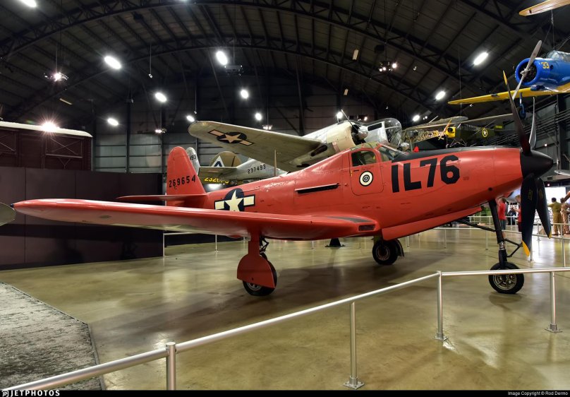 Самолет Кингкобра