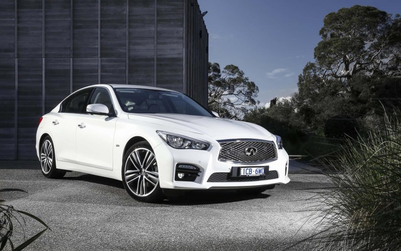 Infiniti q50 White