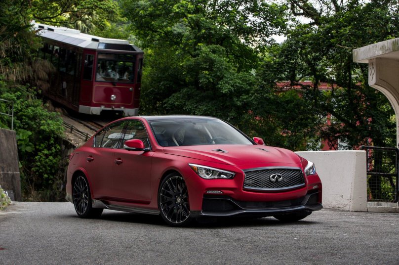 Infiniti q50 rouge